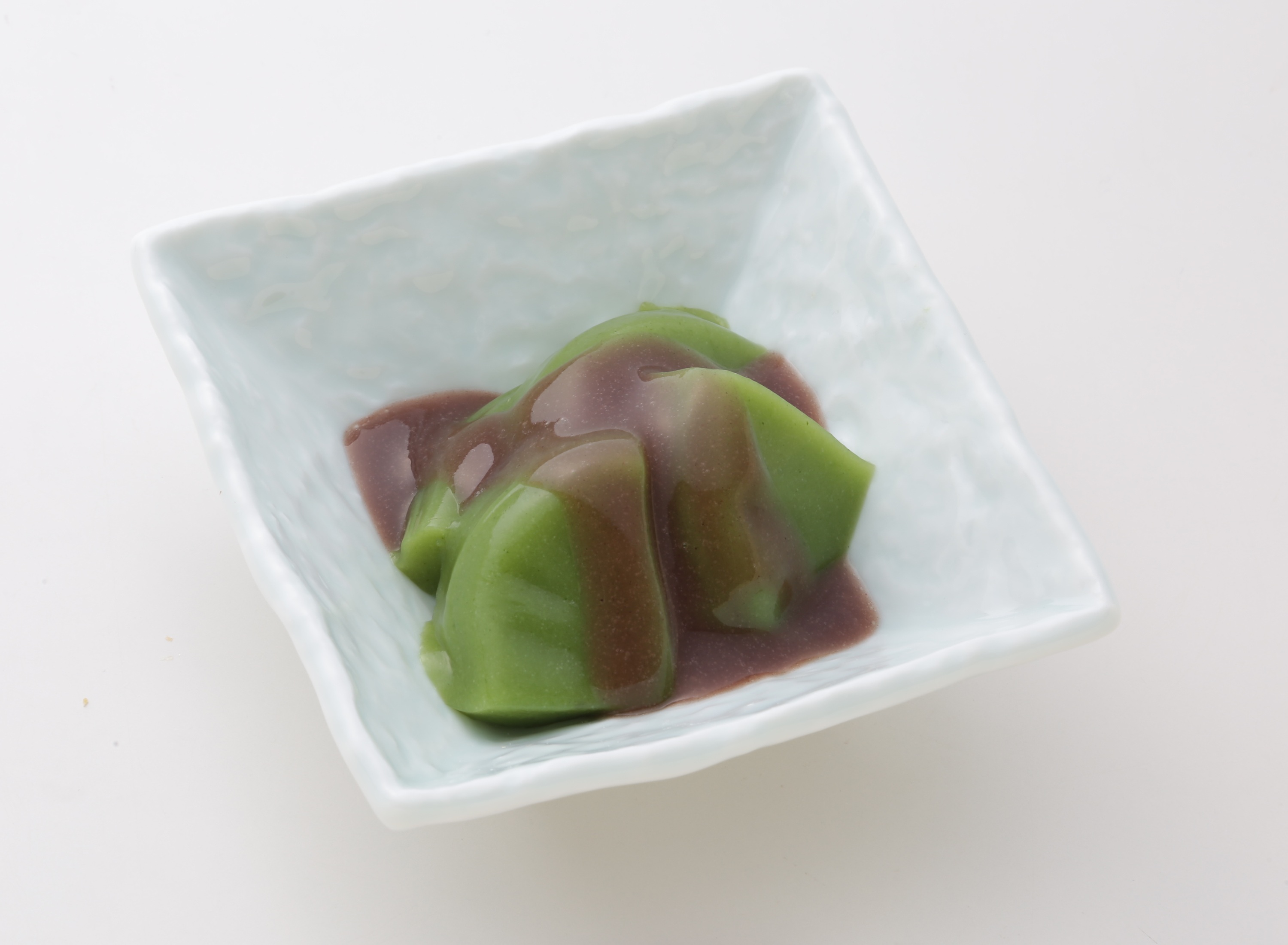 すむーす食つるりん　よもぎもち(あんこソース)